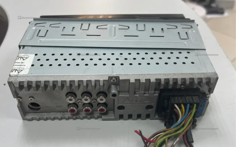 Автомагнитола  AURA AMH-535BT