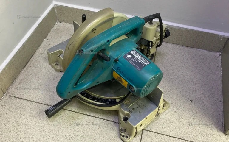 Торцовочная пила Makita LS1040 (LS 1040)