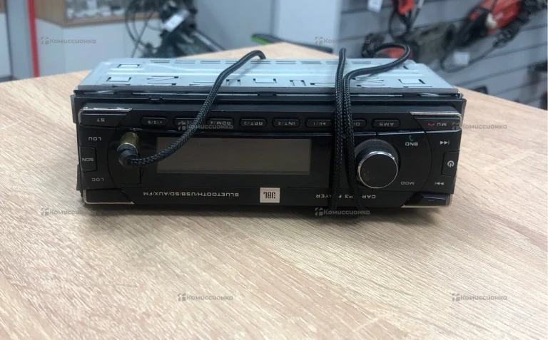 Автомагнитола  jbl