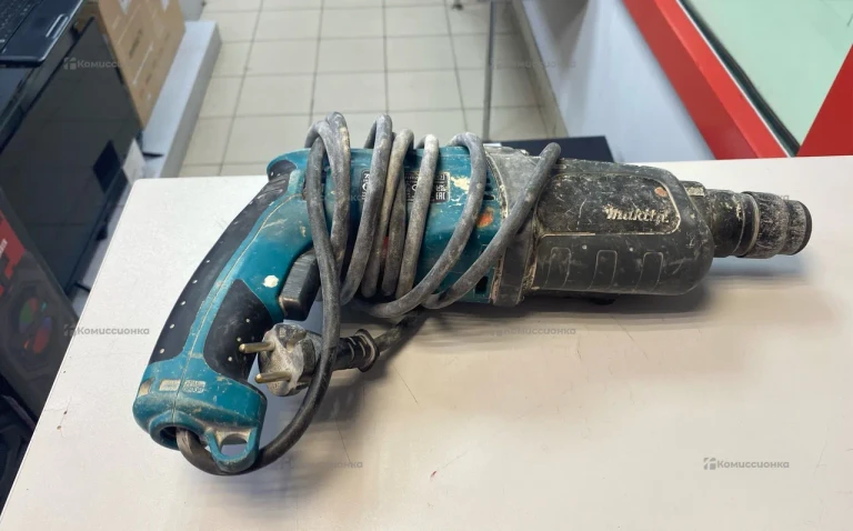 перфаратор makita HR2470