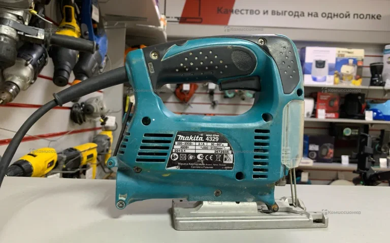 Электролобзик makita 4329K