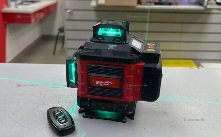 Лазерный уровень Milwaukee 4D Green