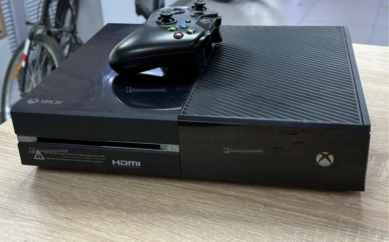 Приставка Xbox One 500Gb