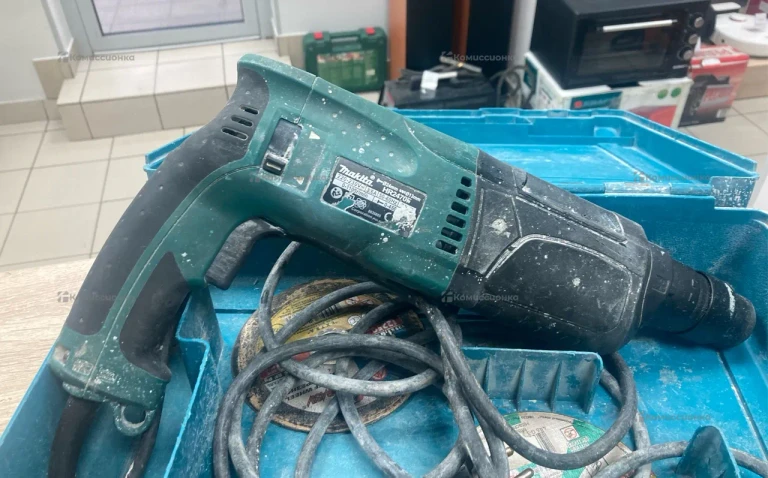 Перфоратор makita HR2470F