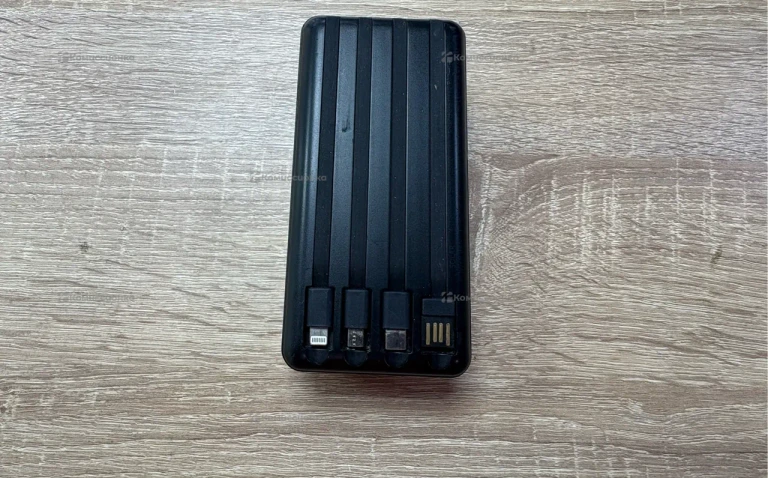Power bank с кабелями