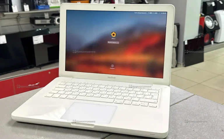 Ноутбук  Apple MacBook 13 2010