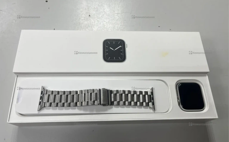 Часы Apple Watch 5 44mm