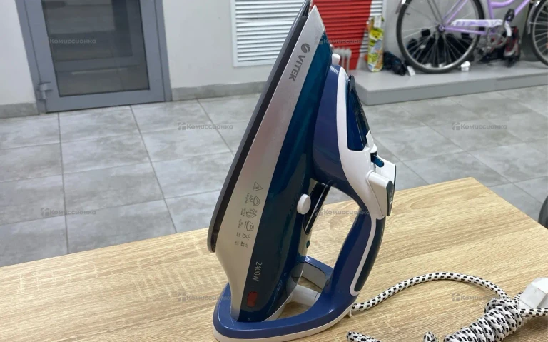 Утюг Vitel 2400w