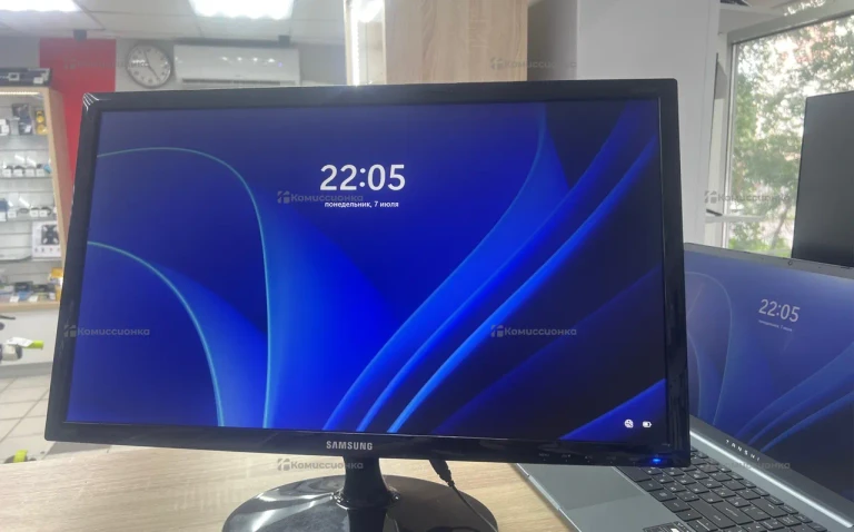 Монитор  Samsung s24d300h