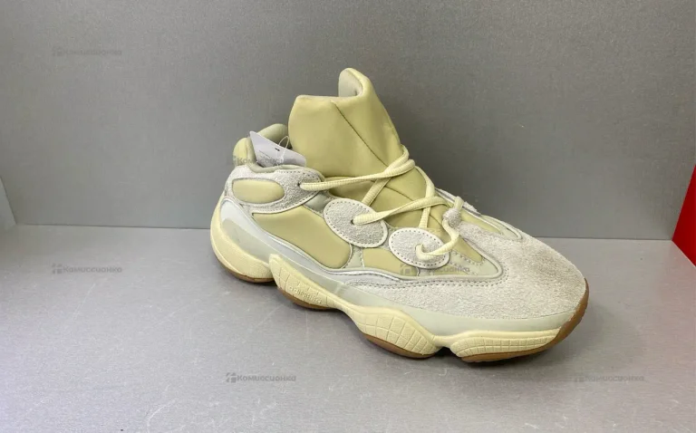Кроссовки Adidas Yeezy 500 40р