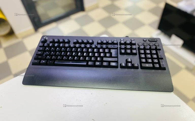 Клавиатура Logitech G213