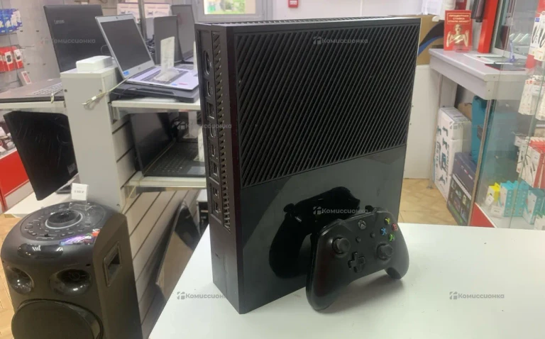 Приставка Xbox One 500Gb