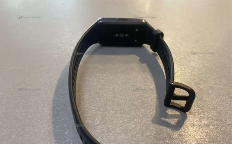 Часы  huawei band 6