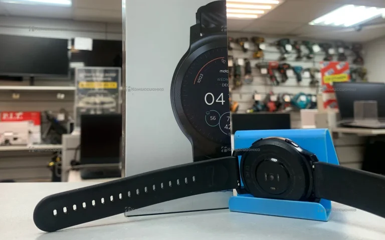 Часы Moto Watch 100