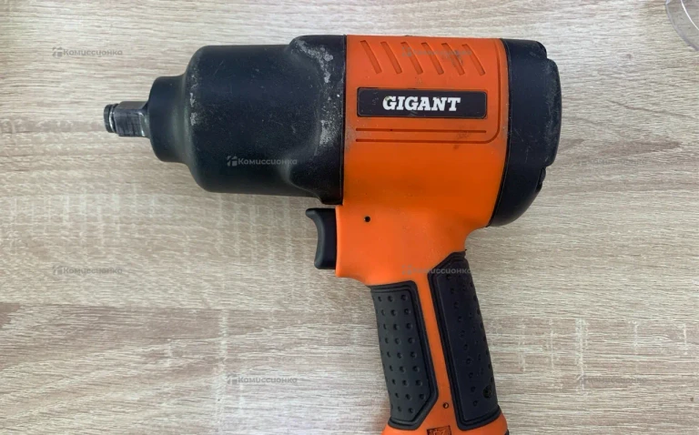 Ударный пневмогайковерт Gigant PW 880