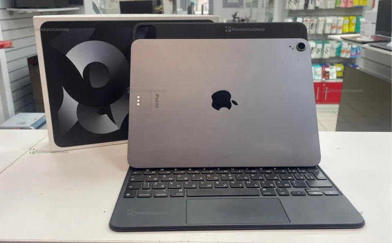 Планшет Apple iPad Air 5 gen M1 256 GB+ Magic Keyb