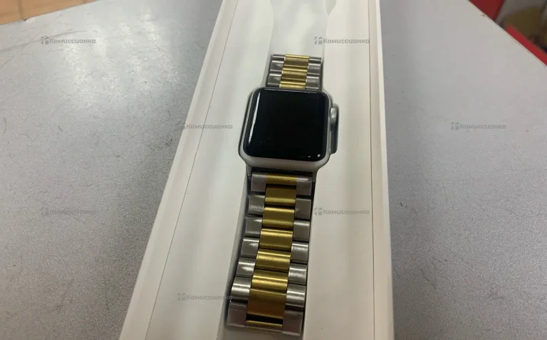 Часы  Apple Watch Series 3 38 mm