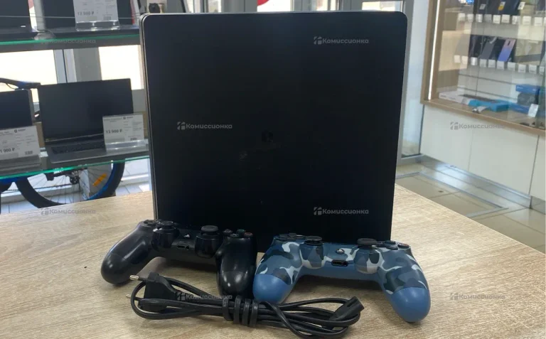 Приставка PS4. диск ps4