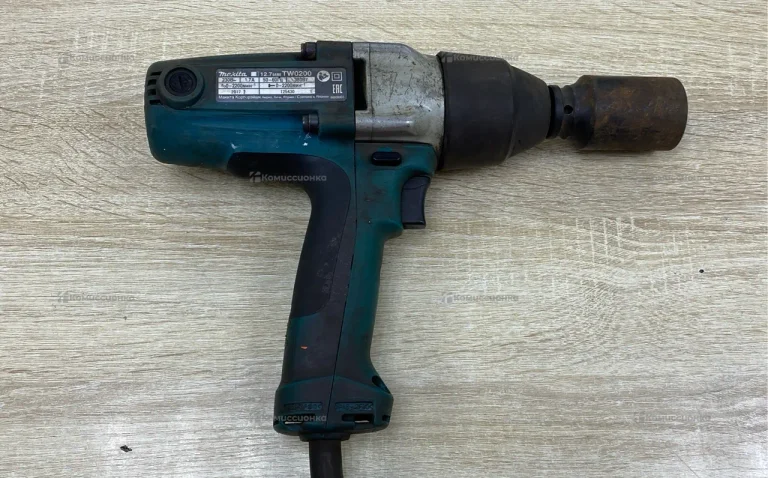 Гайковерт makita TW0200