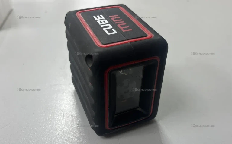 Лазерный уровень Cube mini
