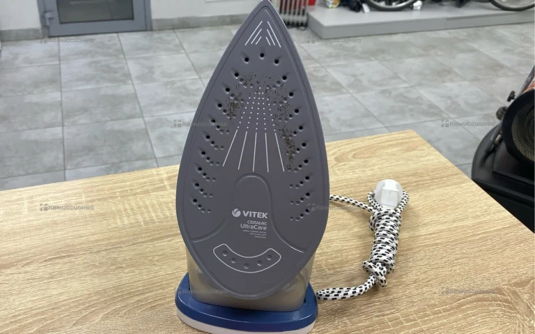 Утюг Vitel 2400w