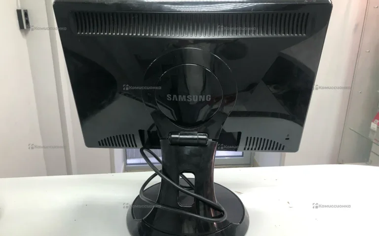 Монитор Samsung SyncMaster 961BW