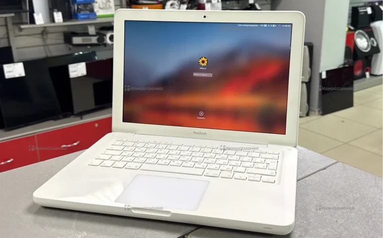 Ноутбук  Apple MacBook 13 2010
