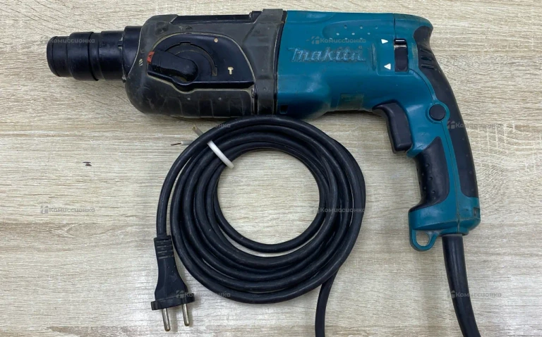 Перфоратор Makita HR2470