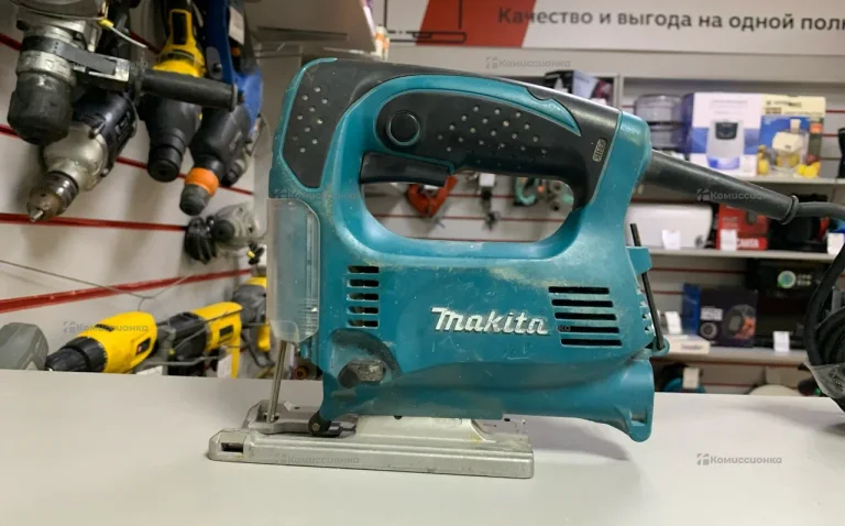 Электролобзик makita 4329K
