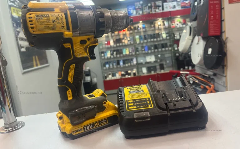 Шуруповерт Dewalt DCD991