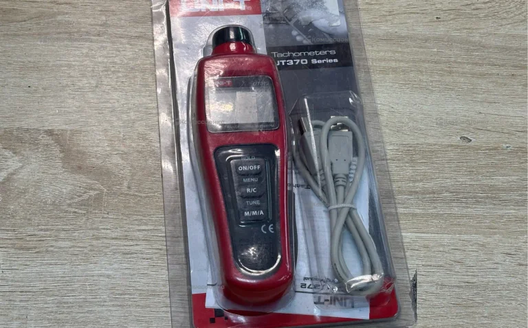 Тахометр UNI-T UT372