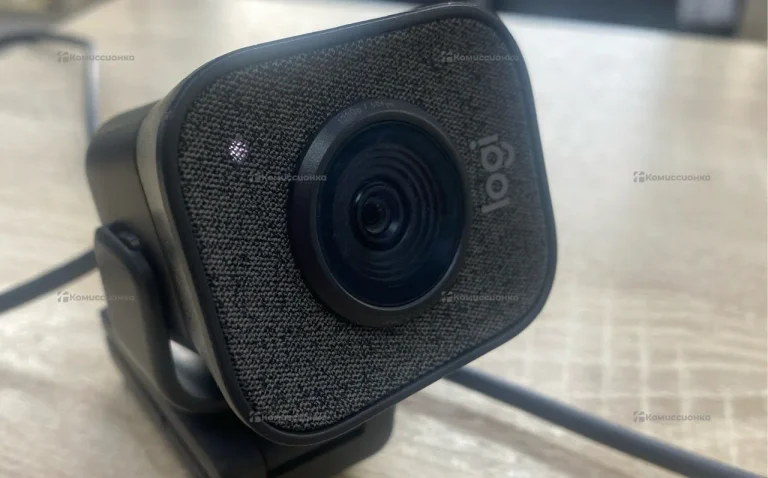 Вебкамера Logitech stream cam