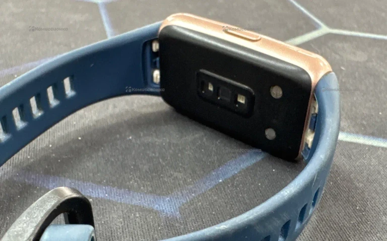 Часы Huawei band 6