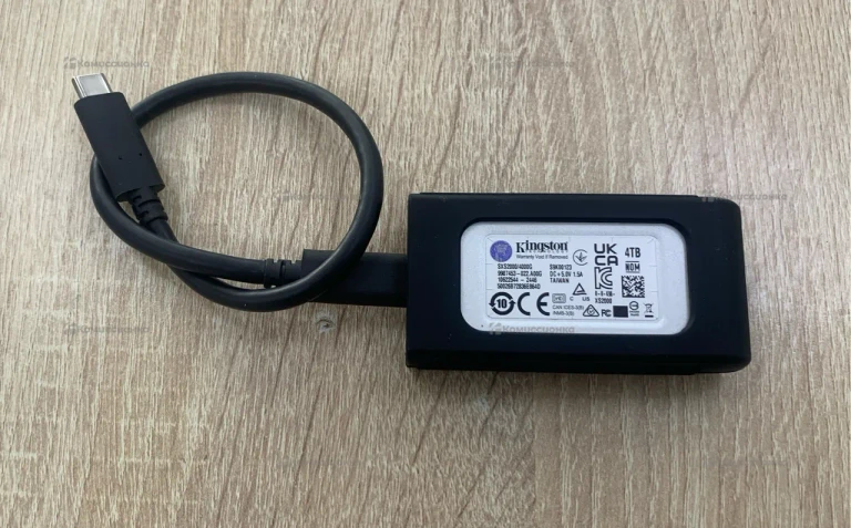 Внешний диск SSD Kingston XS2000