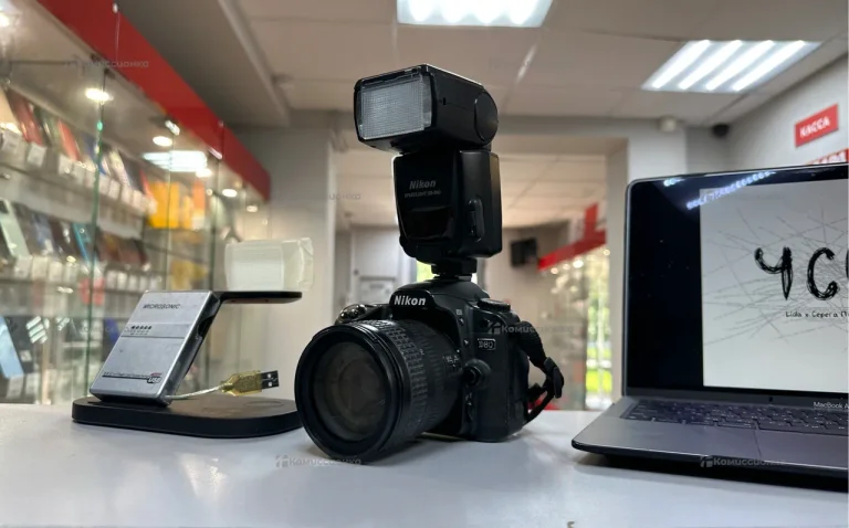 Фотоаппарат Nikon d80 с объективом и вспышкой