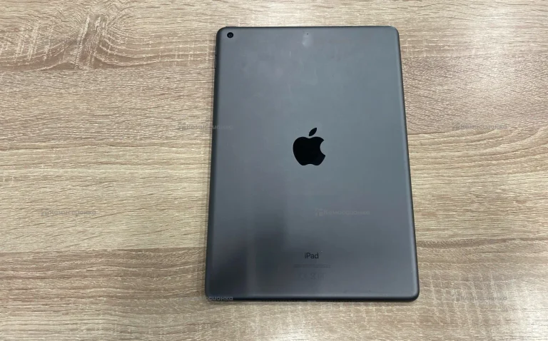 Планшет Apple iPad (8-го поколения) 32gb