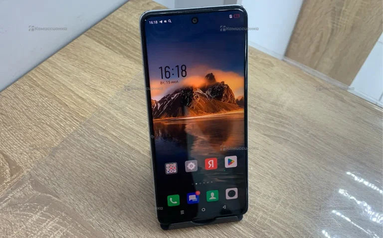 Infinix HOT 30 8/128 ГБ.