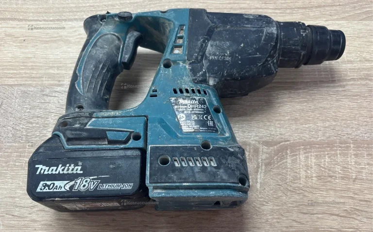 перфоратор Makita DHR242