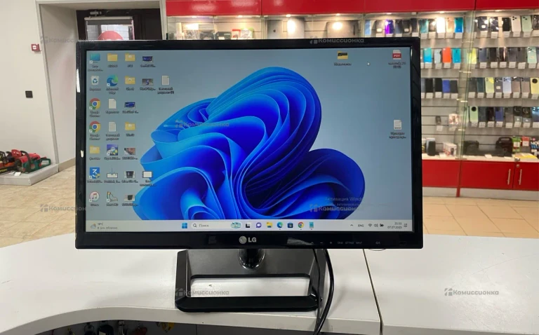 Телевизор LG M2452D