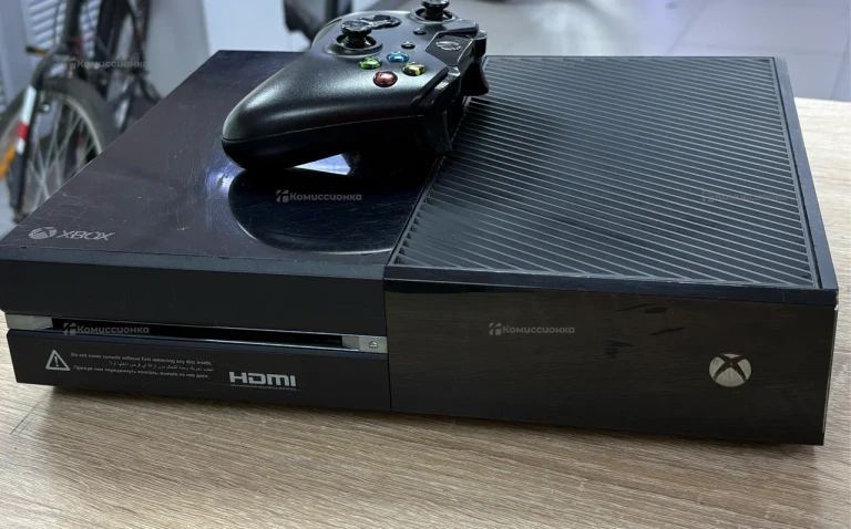 Приставка Xbox One 500Gb