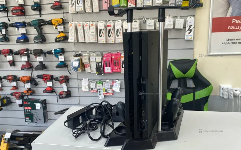 Приставка PS4. Pro 1ТБ 2 Джойстика ПО 12.0