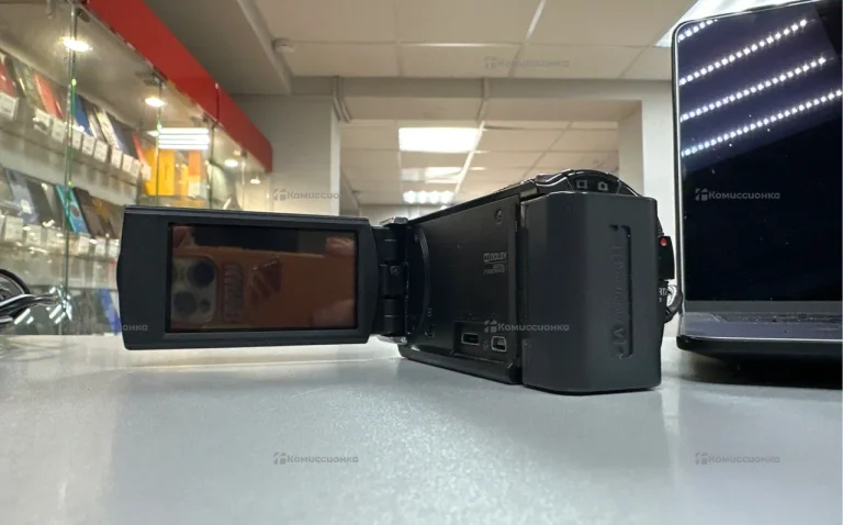 Видеокамера  Sony HDR CX200E