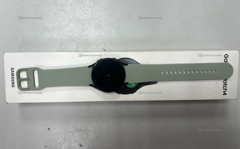 Часы  Samsung Galaxy Watch 4