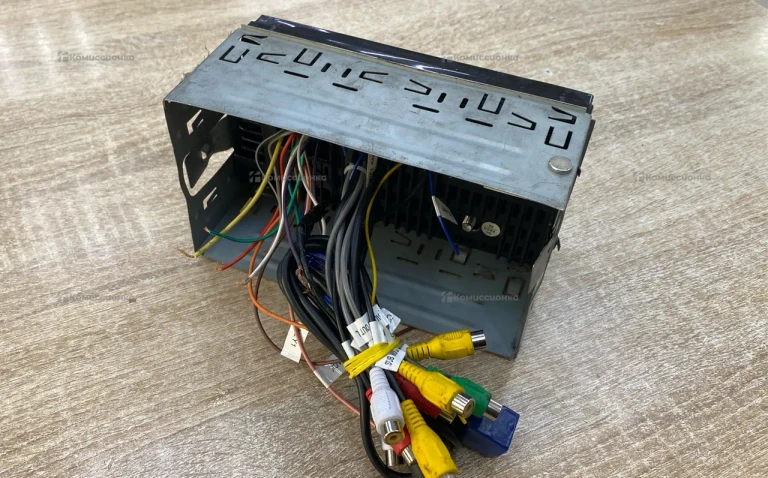 Автомагнитола Swat Android 2/32Gb