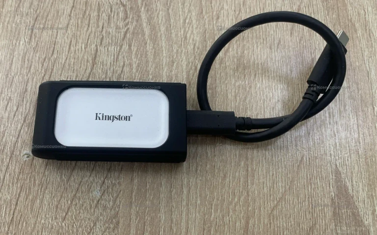 Внешний диск SSD Kingston XS2000