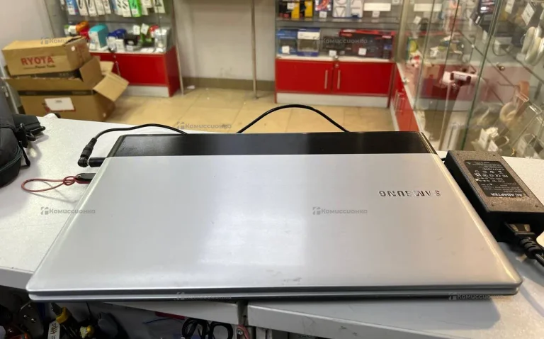 Ноутбук  Samsung RV515