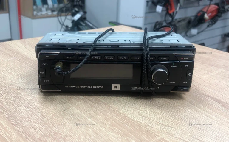 Автомагнитола  jbl