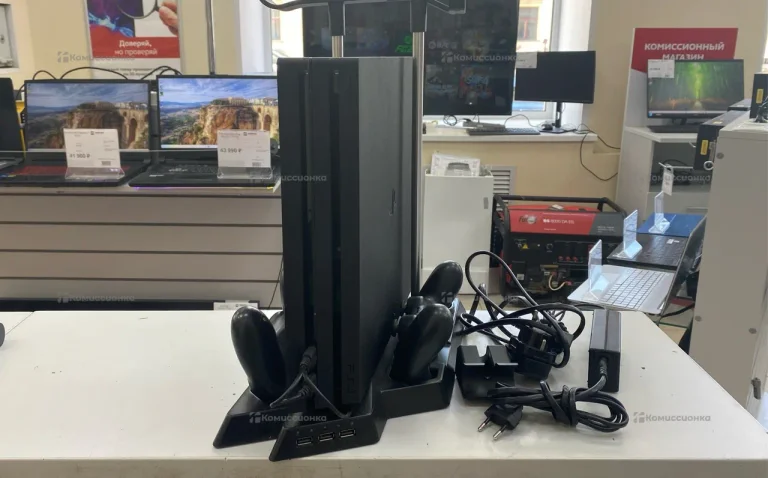 Приставка PS4. Pro 1ТБ 2 Джойстика ПО 12.0