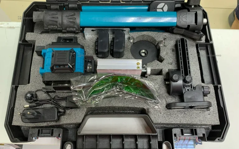 Лазерный уровень Makita 5V Max