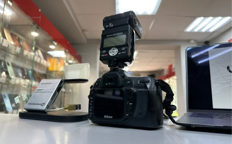 Фотоаппарат Nikon d80 с объективом и вспышкой